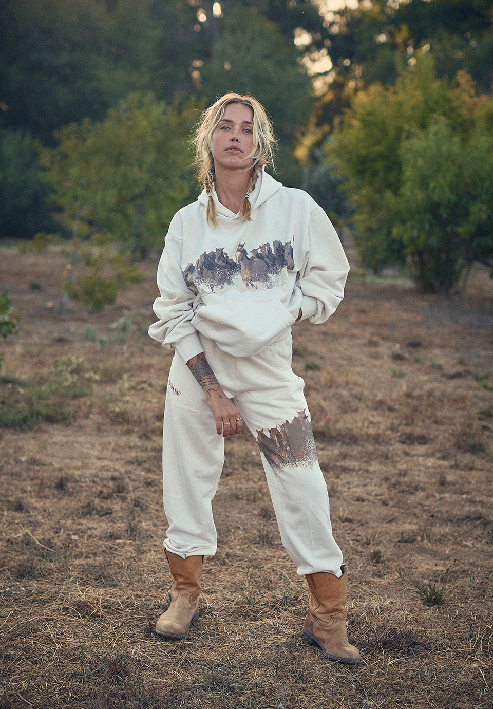 WILD HORSE Hoodie - Creme