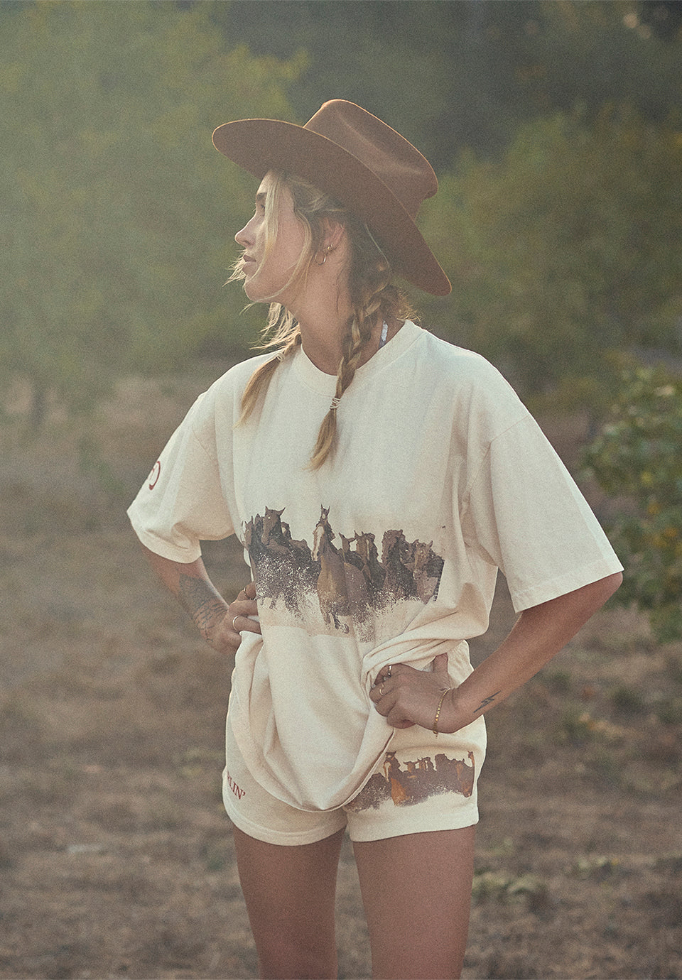 WILD HORSE Sweatshorts - Creme